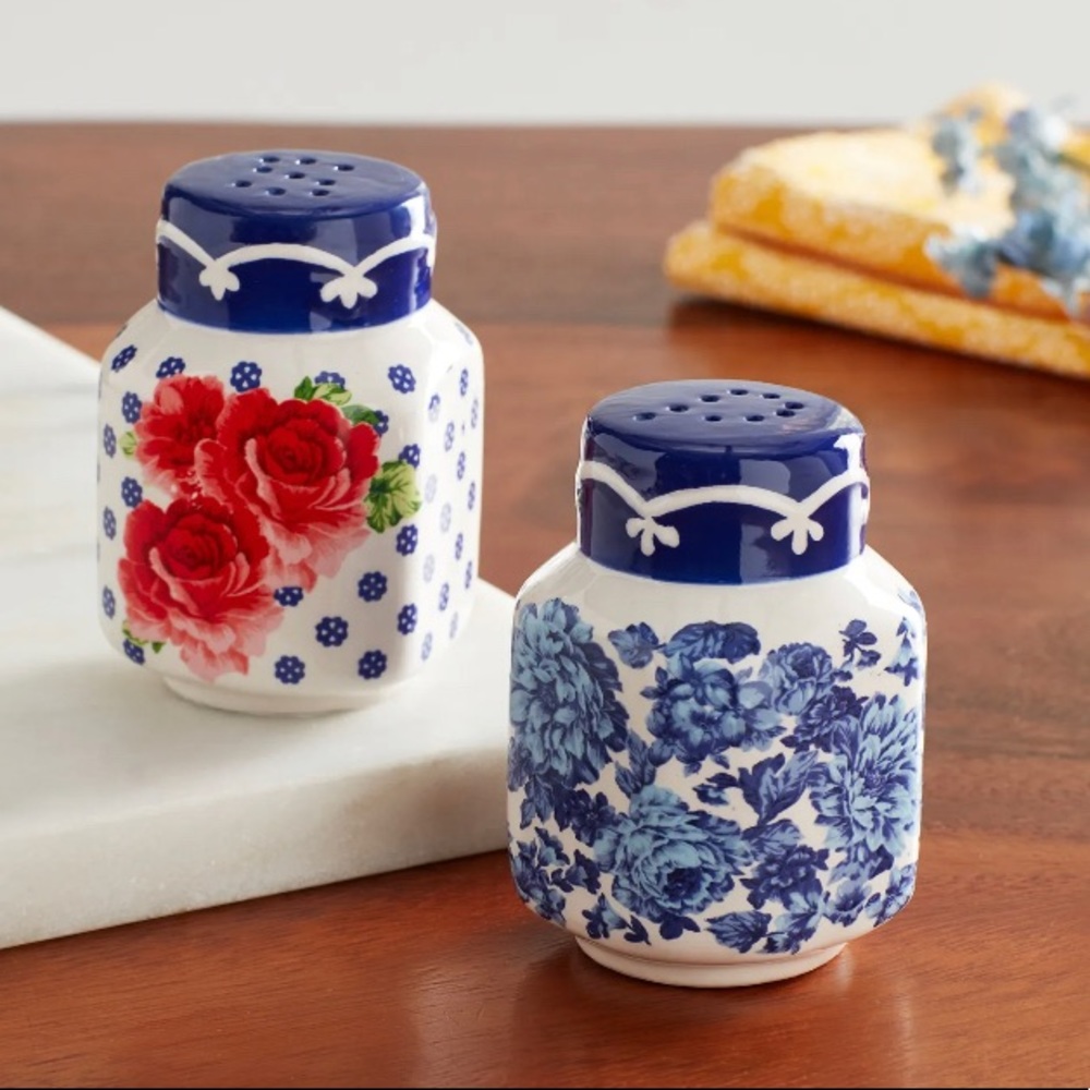 THE PIONEER WOMAN FRONTIER ROSE SALT PEPPER SET BLUE FLORAL